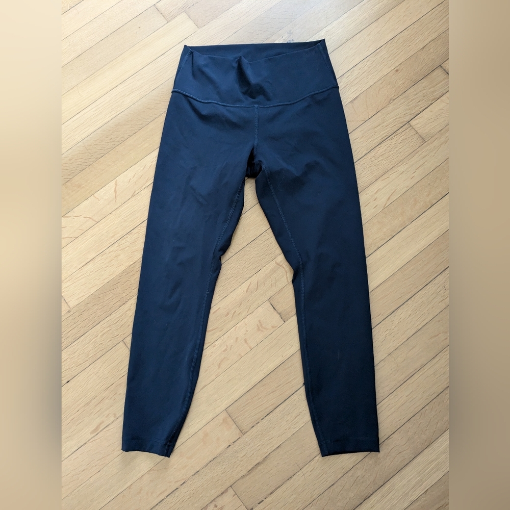 Lululemon Women’s Leggings Tights 27 inch inseam Size 8